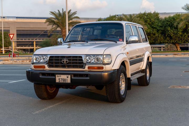 main_image of Toyota Land Cruiser VX