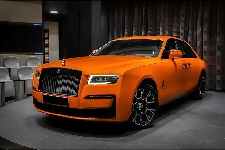 main_image of Rolls-Royce Black Badge Ghost
