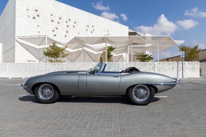 main_image of Jaguar E Type Roadster (Restored)